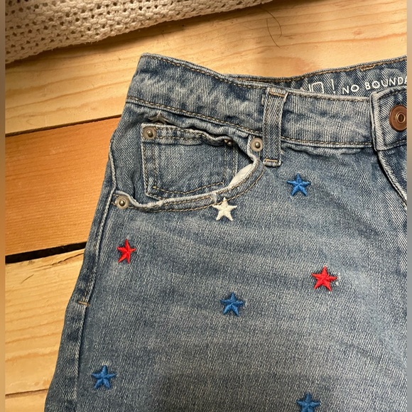Jean shorts, with red, wight, and blue stars on the front, size 4 - Picture 1 of 5